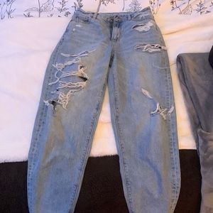 American eagle ripped jeans